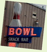 Neon bowling alley sign - Oregon